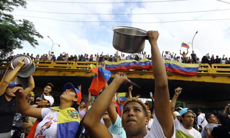 Imagen: Elecciones en Venezuela: Protestas por la reelección de Maduro dejan un muerto y la caída de dos estatuas