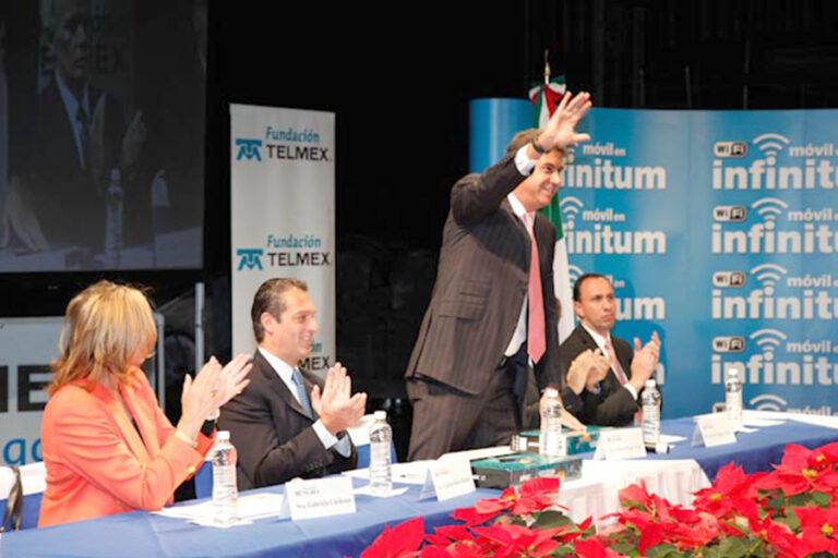 Imagen: Telmex ofrece becas, computadoras, lentes y bicicletas a los buenos estudiantes