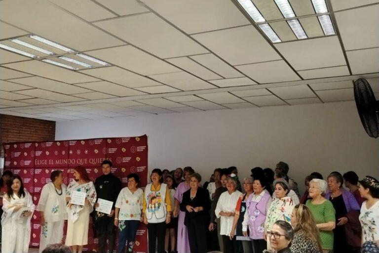 Imagen: Adultos mayores protagonizan pasarela del Inapam Fashion Fest