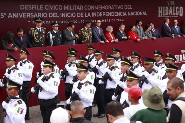 Imagen: En Pachuca, realizan el desfile cívico y militar por el Día de la Independencia