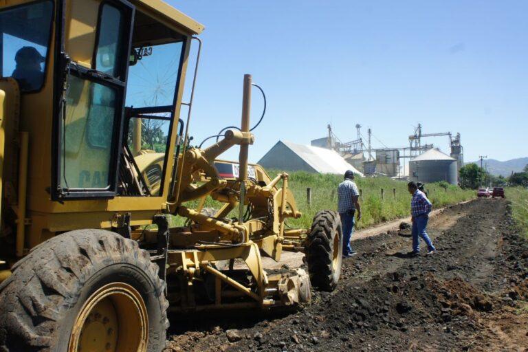 Imagen: En Tulantepec, rehabilitan el camino de acceso al CBTIS 287