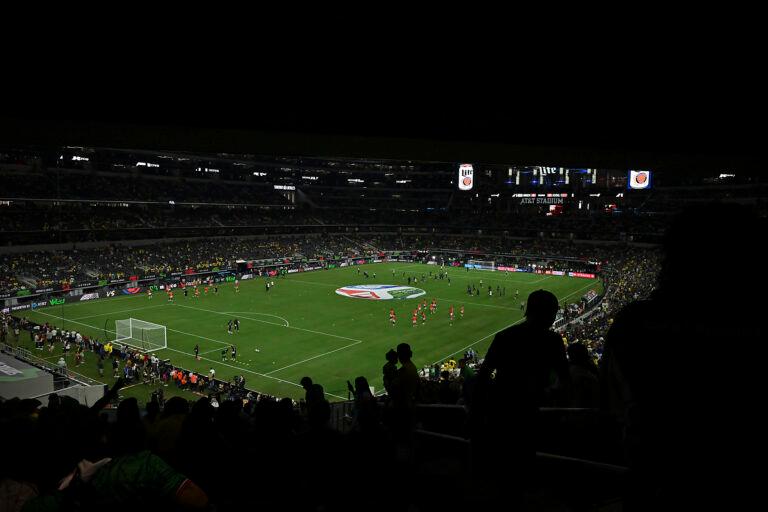 Imagen: Colombia domina de principio a fin y supera ampliamente a México 4-0