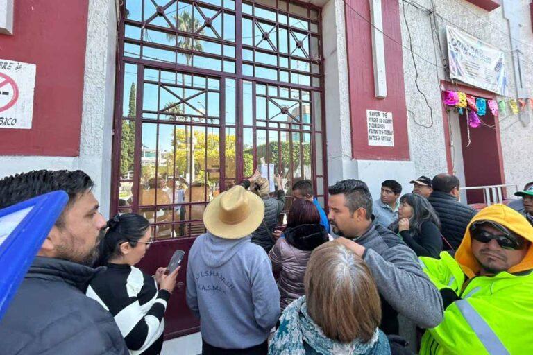 Imagen: Manifestantes toman la alcaldía de Mixquiahuala y un grupo los confronta, ¿qué exigían?