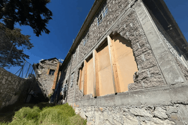 Imagen: Esta es la razón por la que el museo no ha reparado la barda que afectó a la familia en Real del Monte