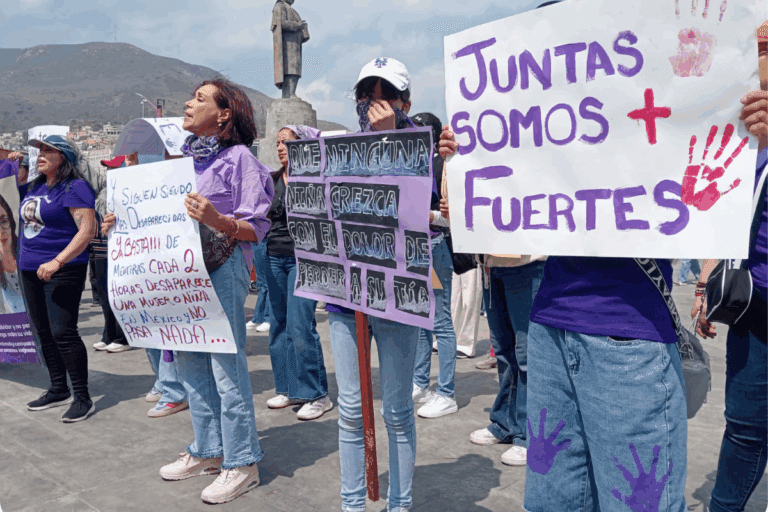 Imagen: Minuto a minuto: Así se desarrolló la marcha del 8M en Pachuca 