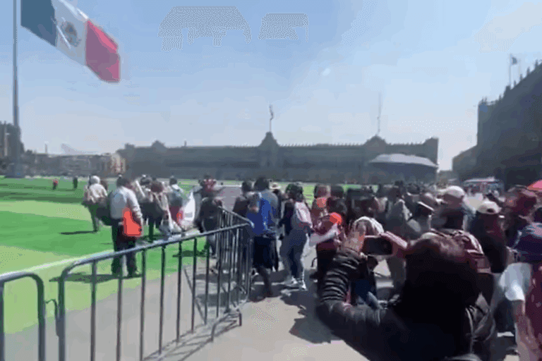 Imagen: Se manifiesta la CNTE en el zócalo de Ciudad de México; estas son sus exigencias