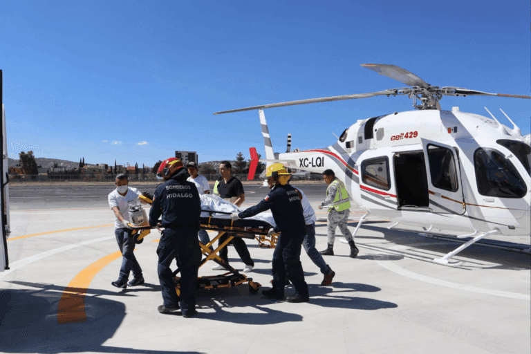 Imagen: Paciente de la Huasteca recibió atención en Pachuca gracias a traslado aéreo