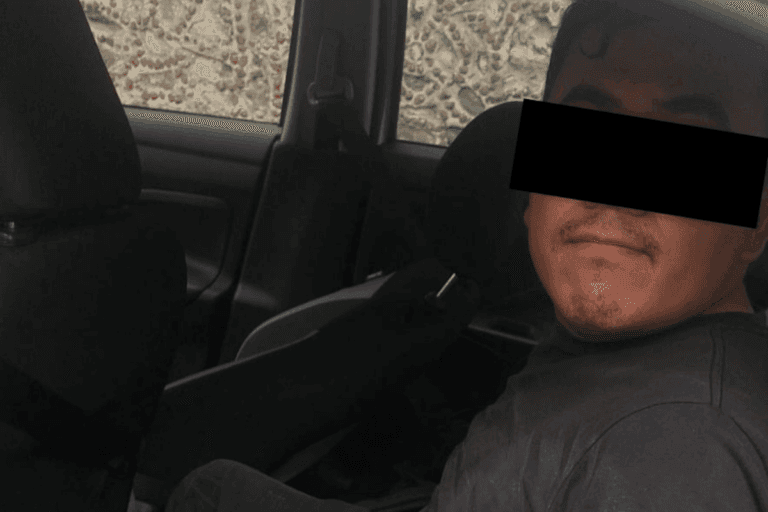Navajean a policía de Tizayuca mientras atendía un servicio