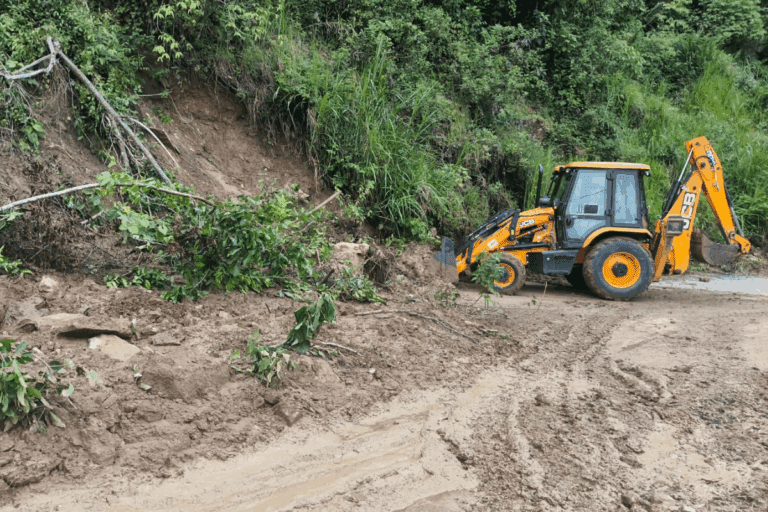 Imagen: Caminos de Hidalgo son afectados por derrumbes, de acuerdo con la Sipdus