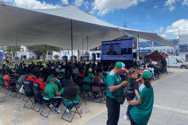Imagen: Tizayuca: Instalan pantalla para proyectar el partido inaugural del Mundial 2026