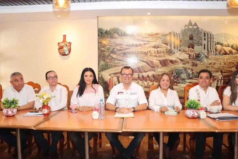 Imagen: Julián Nochebuena presenta informe de logros en salud, educación y cultura