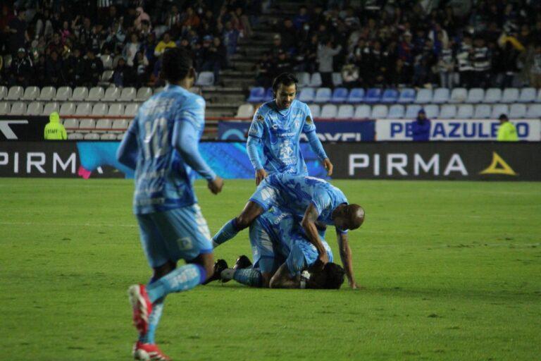 Imagen: Entre lágrimas, celebra Santiago Homenchenko su primer gol en Pachuca