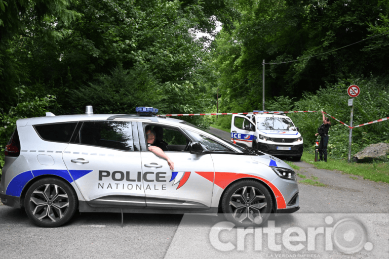 Imagen: Degollado, eviscerado y dispuesto en cruz: investigan crimen brutal en Francia