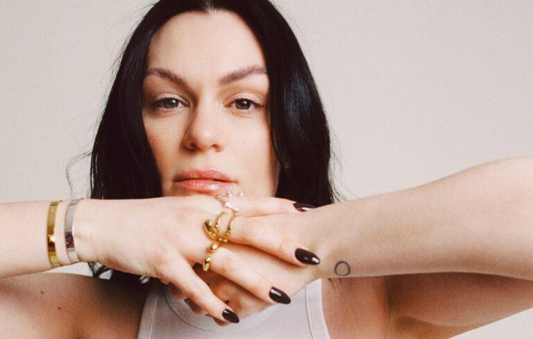 Imagen: Jessie J revela su lucha tras mastectomía: infección y problemas respiratorios