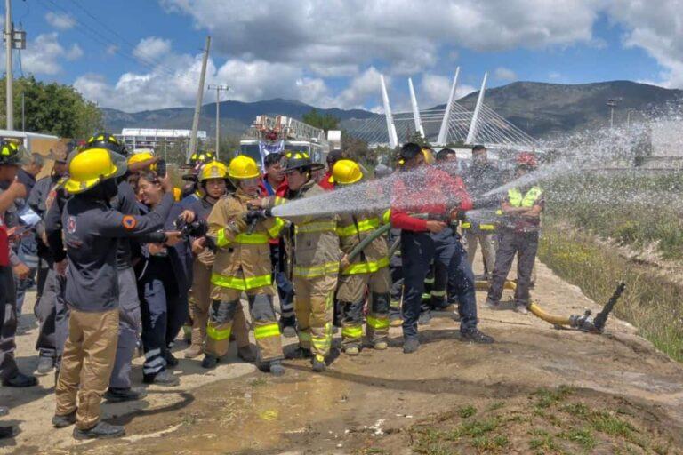 Imagen: Bomberos platican sus historias sobre trabajar en zonas conflictivas: “Se vive bajo amenazas”