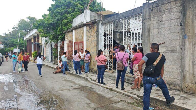 Imagen: Huejutla: Retienen a maestros de telesecundaria, ¿a qué se debe?