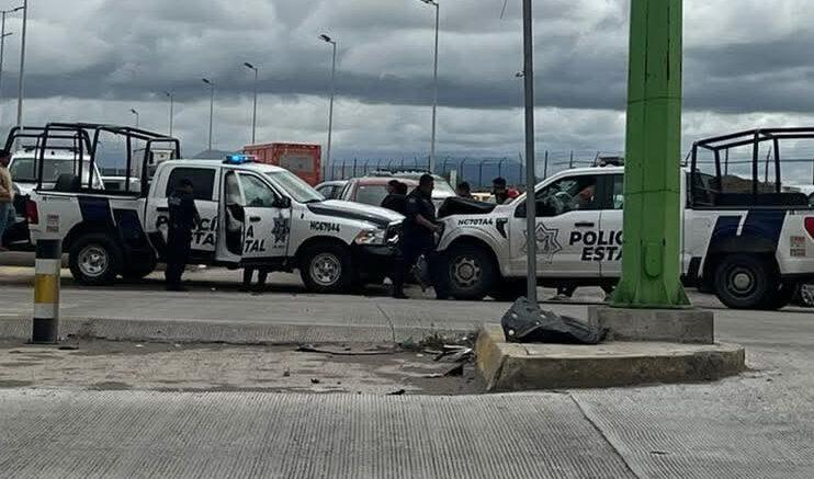 Imagen: Pachuca: Dos patrullas chocan de frente en el bulevar Nuevo Hidalgo