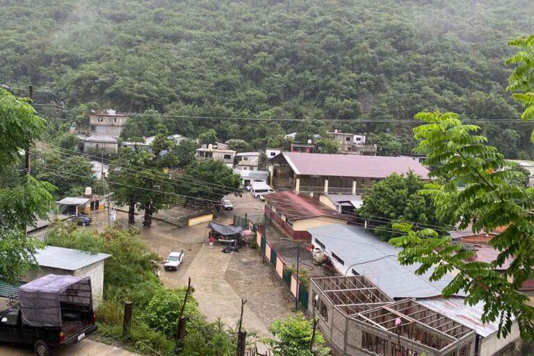 Imagen: Familias de Tlalzintla, Yahualica, urgen la evaluación de sus viviendas, ¿qué les pasó?
