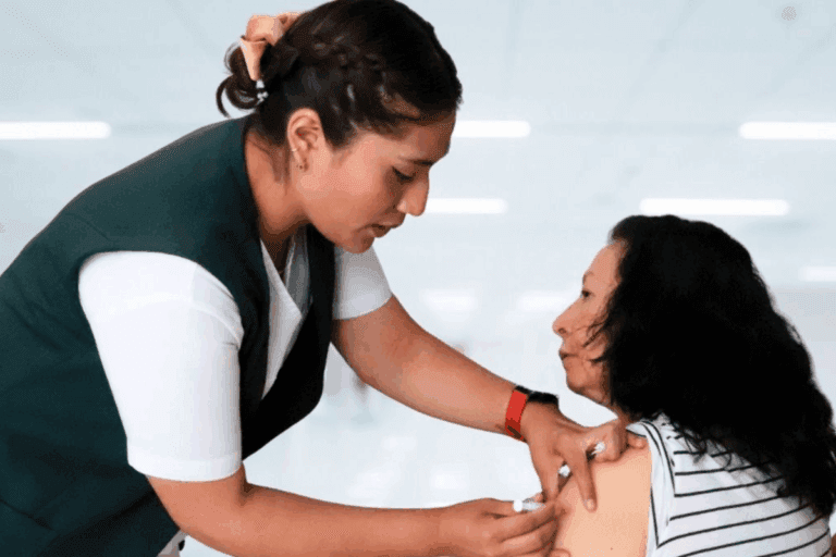 Imagen: DIF Pachuca organiza jornada de vacunación y afiliación al IMSS Bienestar