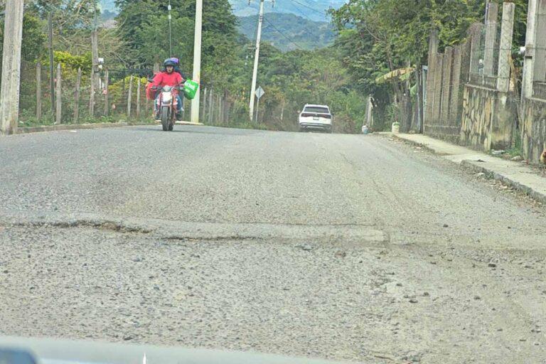 Imagen: Ante el deterioro de la vía La Corrala-Cececapa, en Huejutla, esto demandan conductores