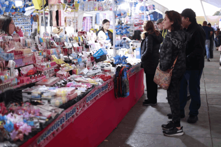 Imagen: Alta afluencia y amplio surtido: así es el tianguis de juguetes en la Feria de Pachuca