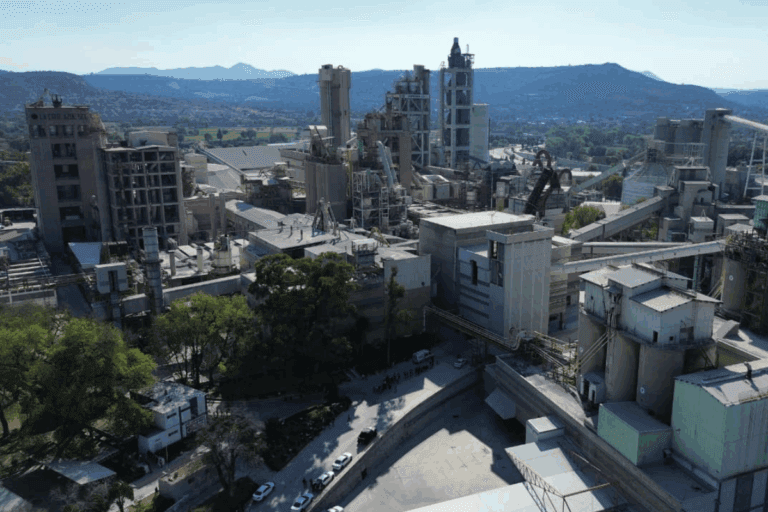 Imagen: Inicia proceso de reactivación de la planta de La Cruz Azul en Jasso