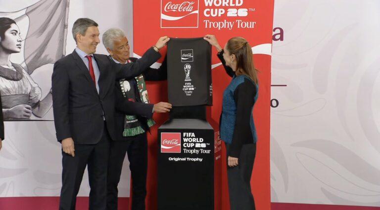 Imagen: Claudia Sheinbaum recibe la Copa del Mundo en Palacio Nacional a 100 días del Mundial