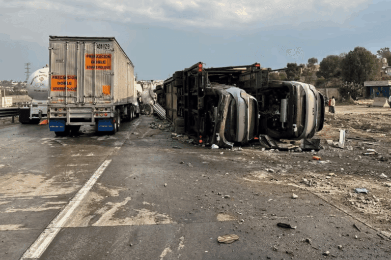 Imagen: Tráiler provoca carambola en la México-Querétaro: colapsa la circulación hacia CDMX