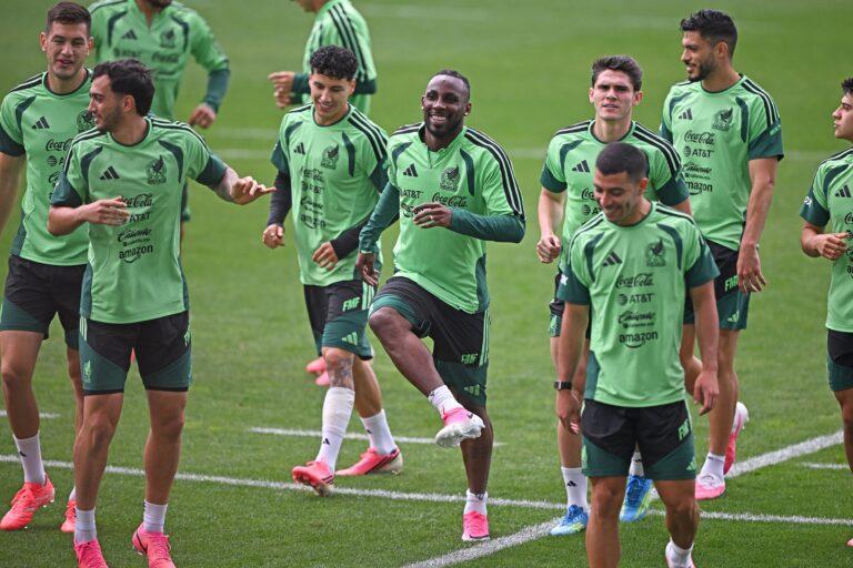 Imagen: La cuenta llega a 1000: México alberga hoy un partido que quedará en los registros del Mundial