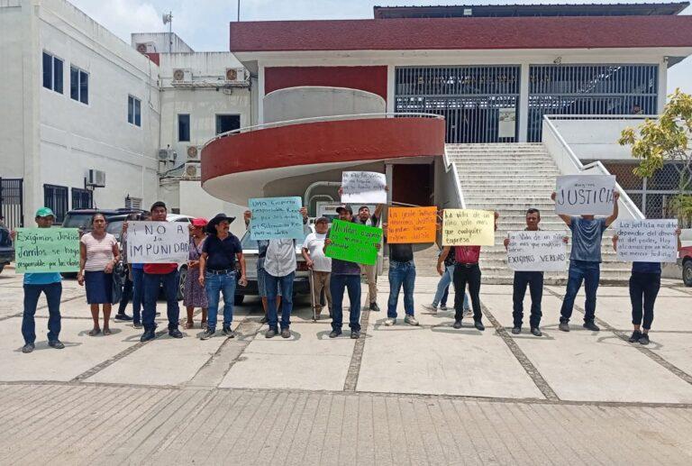 Imagen: Se manifiestan durante audiencia de empleado de Jarritos; exigen que no haya impunidad