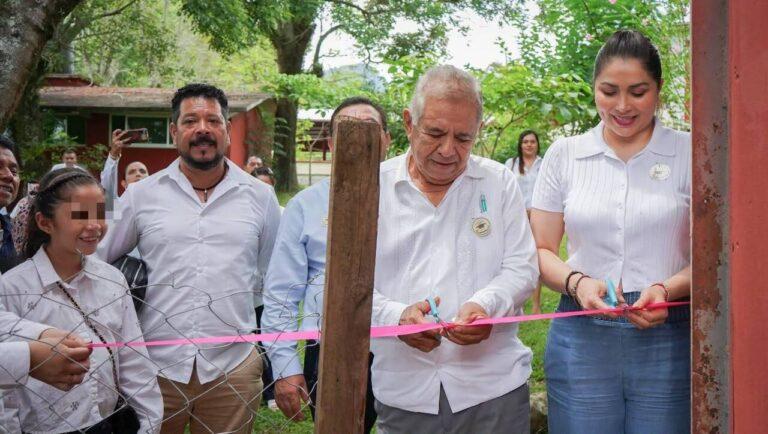 Imagen: Proyectos productivos abren nuevas oportunidades para alumnos de Ixcatlán